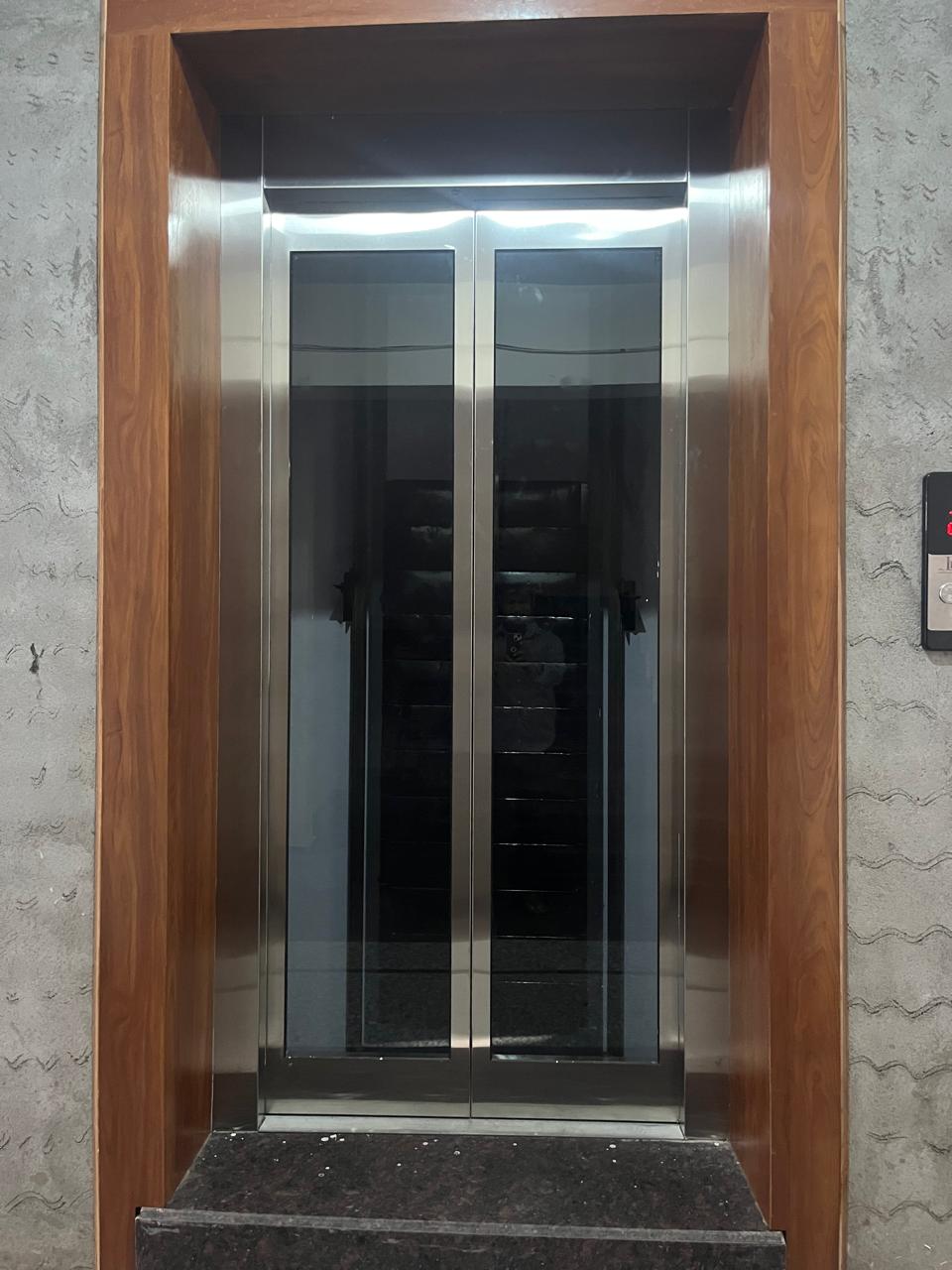 Commercial Passenger Lift